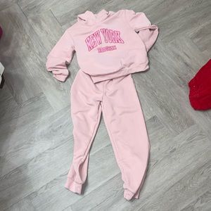 SHEIN girls pink jogging set size 9Y. Nice quality.